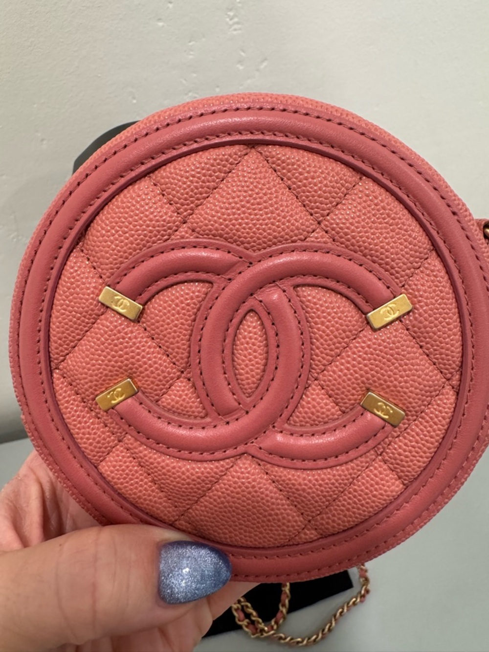 CHANEL Filigree Quilted Round Crossbody with Gold Chain - Picture 3 of 7